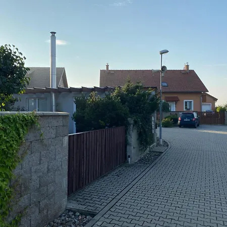 Daire U Vrabcaka Zlonin